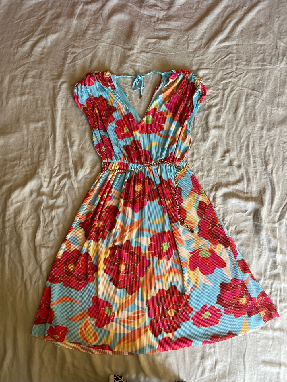 Intempo Large Colorful Floral Pleated Midi Dress Gold Chain Belt Resort